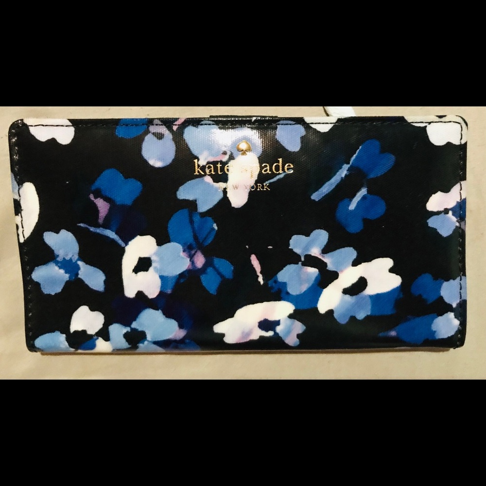 ❌ BRAND NEW - KATE SPADE WALLET ❌